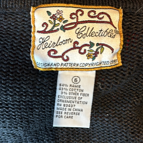 Heirloom Collectibles Vintage Christmas sweater size 6 small Santa knit design - Picture 6 of 6